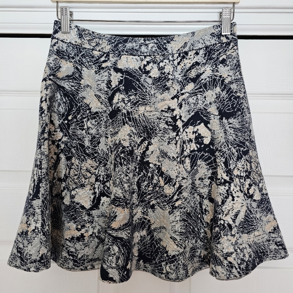 BCBG MAXAZRIA Skater knit skirt - Picture 3 of 9